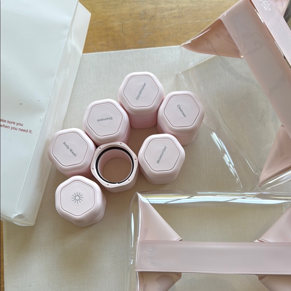 NIB Cadence set. The capsules and The Parcel (2) duo new in packages. $298 rose